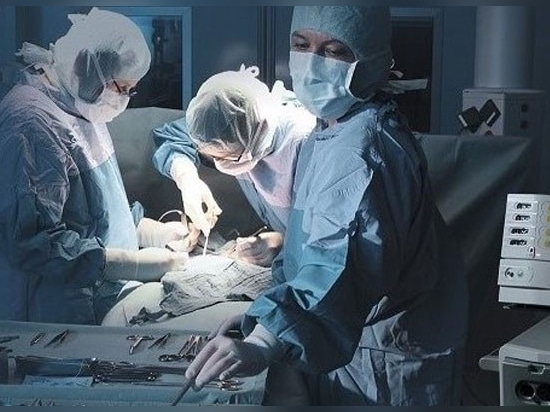 Chirurgia HF in sala operatoria (foto: Medkoh Surgical Instruments)