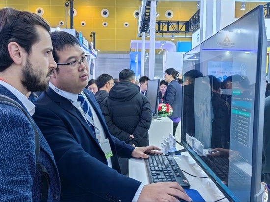 LargeV brilla all'Esposizione Internazionale Dental South China del 2024