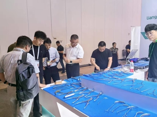 Shandong LiangYi brilla alla Conferenza annuale dei medici CAOS2025 I per creare un nuovo futuro dell'assistenza ortopedica
