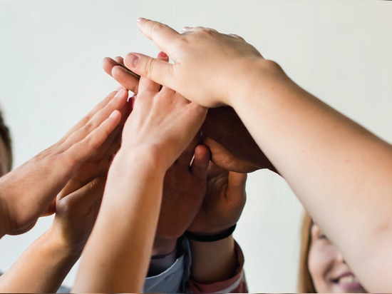Gestione delle operazioni in IHCare: Dove l'impegno per la qualità incontra l'assistenza