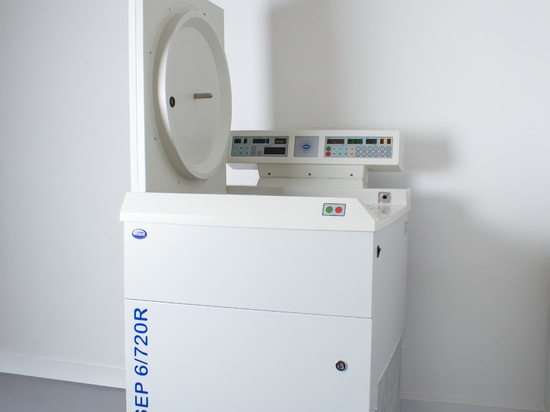 Provate la precisione della centrifuga Cellsep in azione
