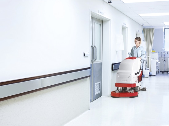 Scopri le soluzioni di pulizia più avanzate con le lavasciuga uomo a terra Comac: Antea, Versa e Vega
