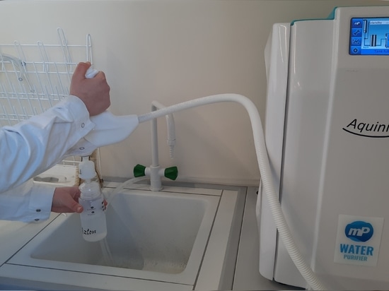 Una moderna tecnologia per la produzione di acqua ultrapura al servizio della formazione scientifica pratica
