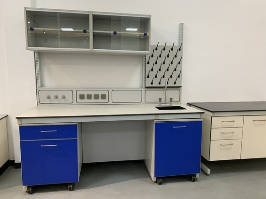 Pannello laminato con anima piena resistente agli agenti chimici: guida alla struttura, alle prestazioni e alle applicazioni